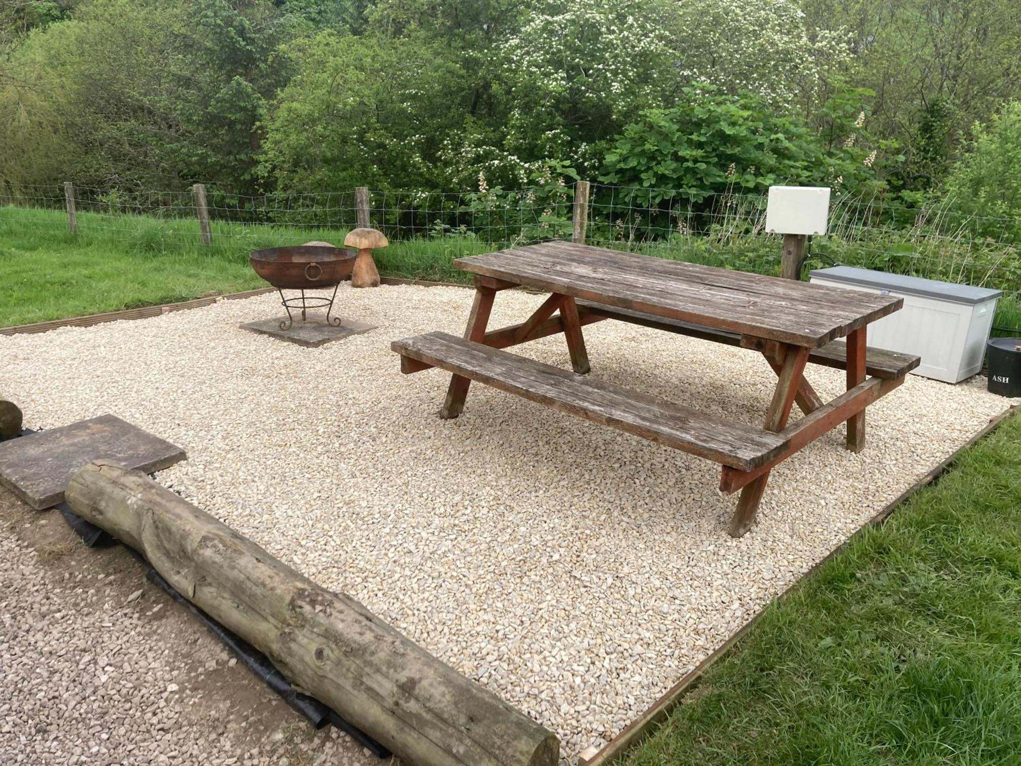 Wild Valley Bunkhouse Llanrhaeadr-ym-Mochnant Экстерьер фото